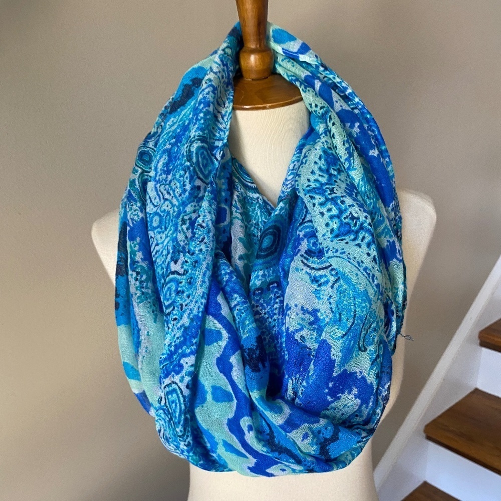 Croft and Barrow Light Weight Blue Summer Infinity Scarf